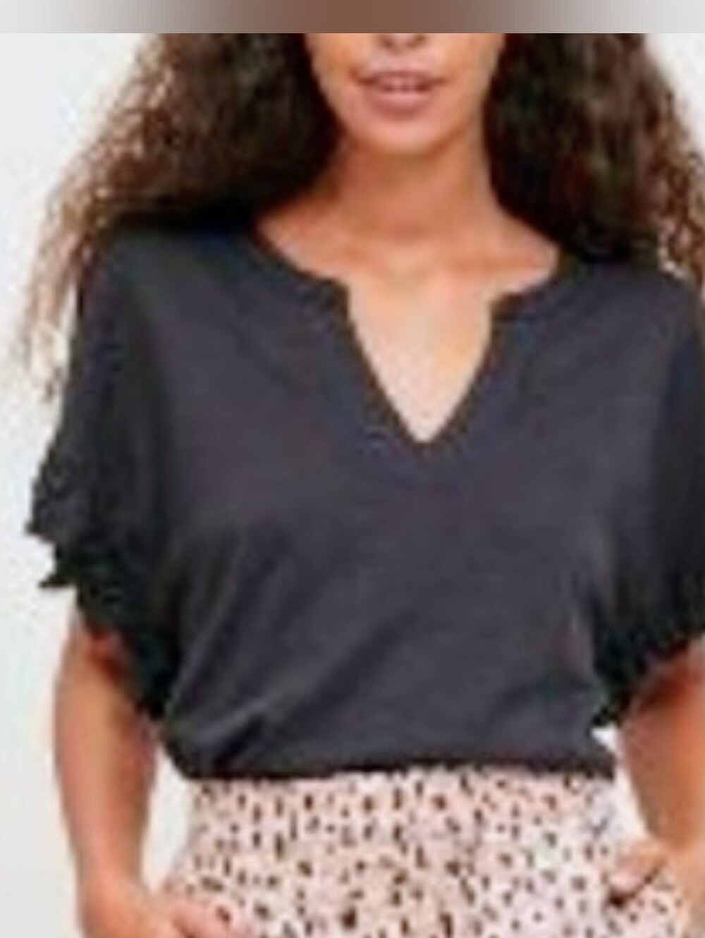 Pilcro Leilia Black Notch-Neck Ruffle Sleeve Tee, Size M